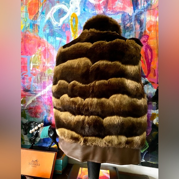 Gorgeous CHICOS Lush Brown Faux Fur VEST Statement Luxury Fashion size 1 NWOT ❤️ - Picture 6 of 10